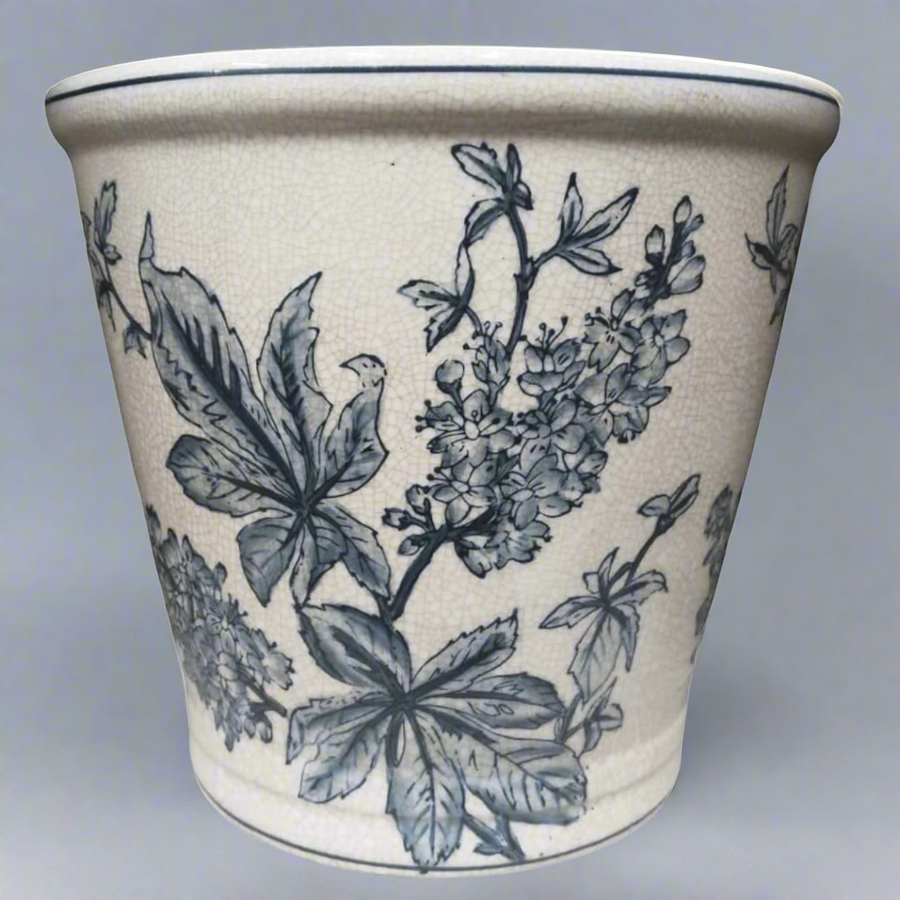 Fantasy blue planter 23x22cm
Add a vibrant splash of color and elegance to your home with our stunning Fantasy blue planter 23x22cm. This beautifully crafted ceramic piece measures Fantasy blue planter 23x22cm, making it perfect for displaying fresh flowers, plants or branches. Unique Boys.