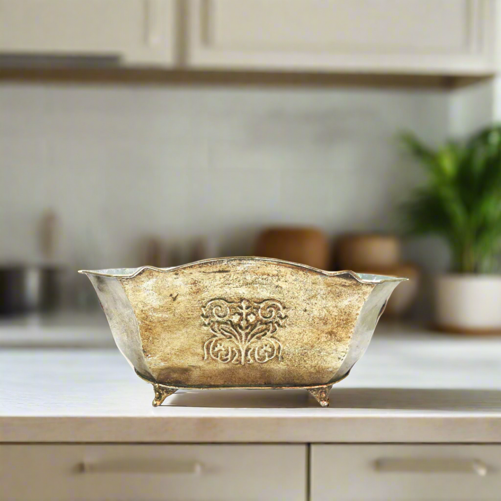 Heirloom Tub - Timeless Elegance for Your Plants
Elevate your indoor and outdoor spaces with the exquisite Heirloom Tub, designed for superior longevity and maximized growth for your favorite plants. This stunning vase boasts a generous 42.5cm x 28.3cm x 19cm size, perfect for showcasing your lush greenery.