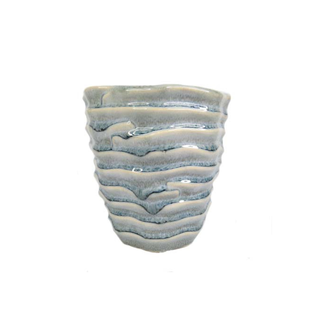 Product Summary: Oragami Pot from Unique Boys
The Oragami Pot is a beautifully crafted planter perfect for gardens and homes. Its durable design and compact size make it an ideal choice for showcasing small plants.
Key Features
Size: 15cm (diameter) x 14.5cm (height)
Material: Durable material (exact material not specified)
Delivery: 5 to 7 working days from Unique Boys