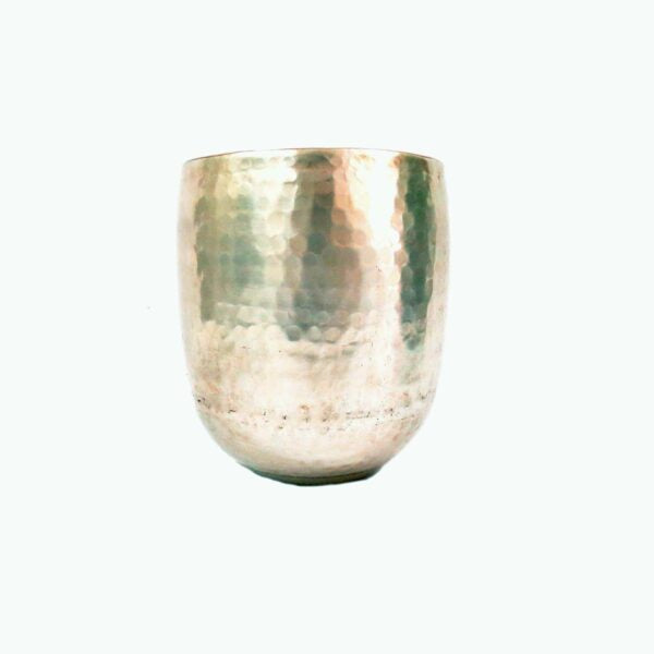 Parure Pot
Add a touch of vintage charm to your home with the exquisite Parure Pot!
Key Features:
Antique-Inspired Design: Elevates your home decor with a unique, vintage touch
Perfect Size: Measures 20cm (diameter) x 25cm (height) x 11cm (base diameter)
Versatile: Suitable for indoor or outdoor use, perfect for displaying plants and flowers
Uses:
Planter: Showcase your favorite plants or flowers in this beautiful pot
Decorative Piece: Add a touch of history and style to your living space
Gift Idea: A uniqu