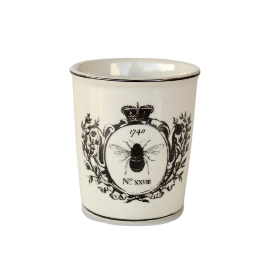 Small Black White Bee Planter
Add a touch of modern charm to your space with the Small Black & White Bee Planter. This ceramic planter measures 15x14cm and features a stylish bee design. Perfect for bringing a natural look to your interiors, it's a great way to introduce a unique touch. www.uniqueboys.co.za