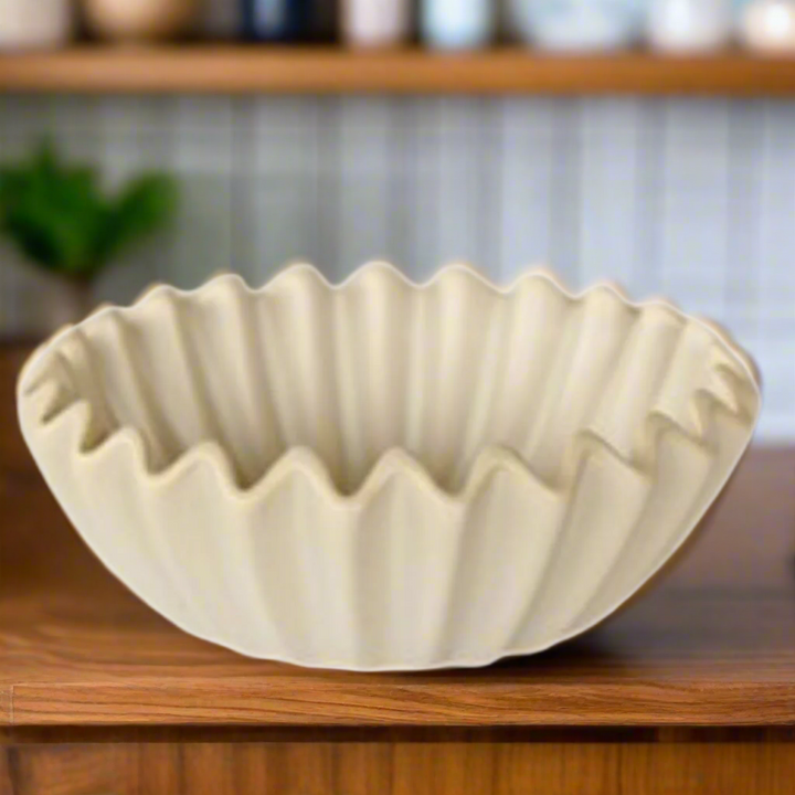 Small Off White Fluted Ceramic Bowl 5.5X14.5cm: A Stunning Decorative Piece
Add a pop of color and elegance to your home with our expertly craftedSmall Off White Fluted Ceramic Bowl 5.5X14.5cm. This unique piece is sure to elevate your interior design. Unique Boys.