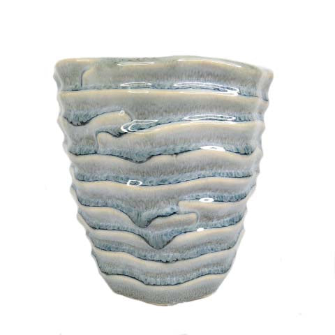 Product Summary: Oragami Pot from Unique Boys
The Oragami Pot is a beautifully crafted planter perfect for gardens and homes. Its durable design and compact size make it an ideal choice for showcasing small plants.
Key Features
Size: 15cm (diameter) x 14.5cm (height)
Material: Durable material (exact material not specified)
Delivery: 5 to 7 working days from Unique Boys