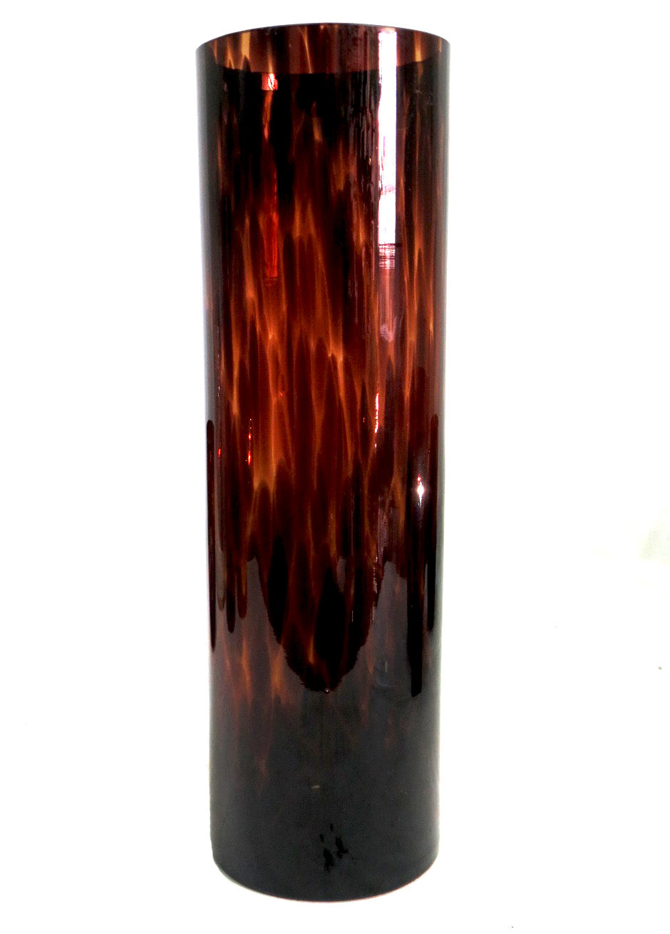 Amara Vase: Elegant Glasswork
Elevate your home decor with the stunning Amara Vase, showcasing an intricate glass design and striking tortoise shell pattern.
Product Features:
Exquisite tortoise shell pattern adds visual interest
Delicate glasswork complements any home style
Perfect for fresh flowers or as a standalone decorative piece
Product Dimensions:
Diameter: 12cm
Height: 40cm
Material: High-quality glass
Perfect for:
Living room, bedroom, or dining room decor
Office or commercial space accent
Gift-gi