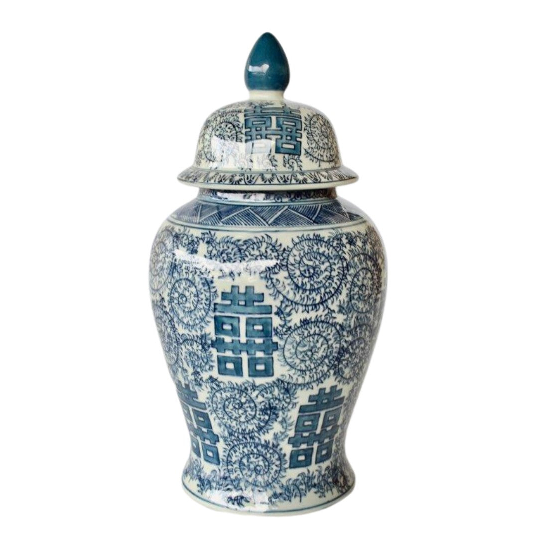 Timeless Elegance: Blue & White Chinese Ginger Jar
Add a touch of sophistication and cultural heritage to your home decor with the Blue & White Chinese Ginger Jar, a beautifully crafted piece that combines elegance and tradition. Measuring 48x22cm, this stunning jar features an intricate blue and white Chinese design with delicate patterns, expertly crafted with high-quality ceramic glaze for durability and longevity. www.uniqueboys.co.za
