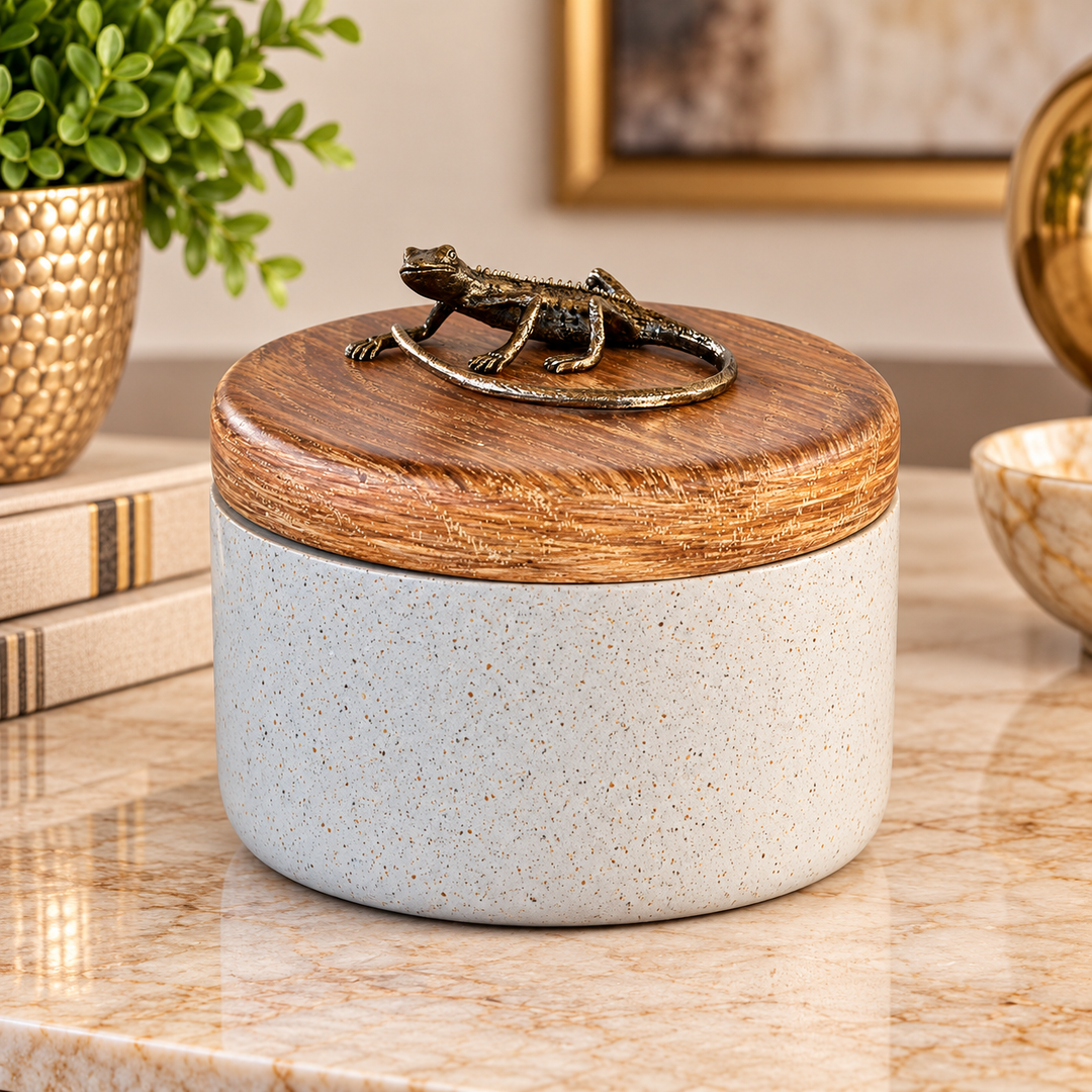 Box with Silver Lizard on Lid