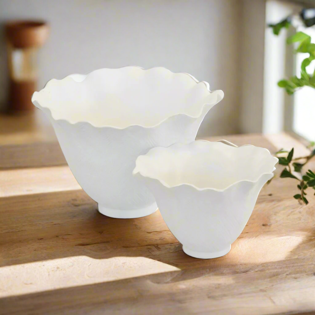 Ceramic scalloped petal votive matt white s/2