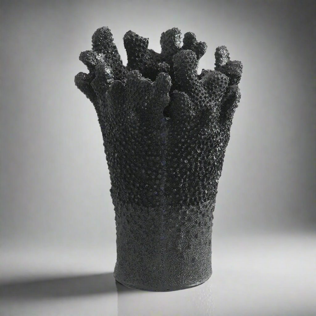 Coral vase black large