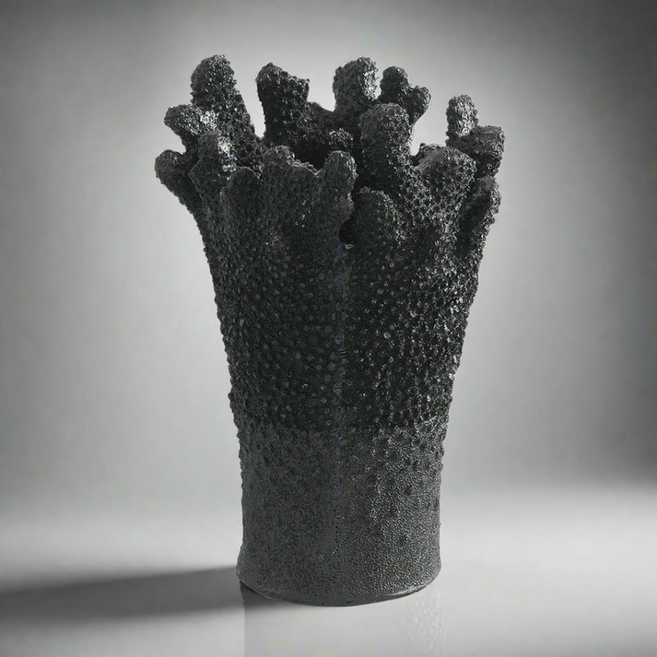 Coral vase black large