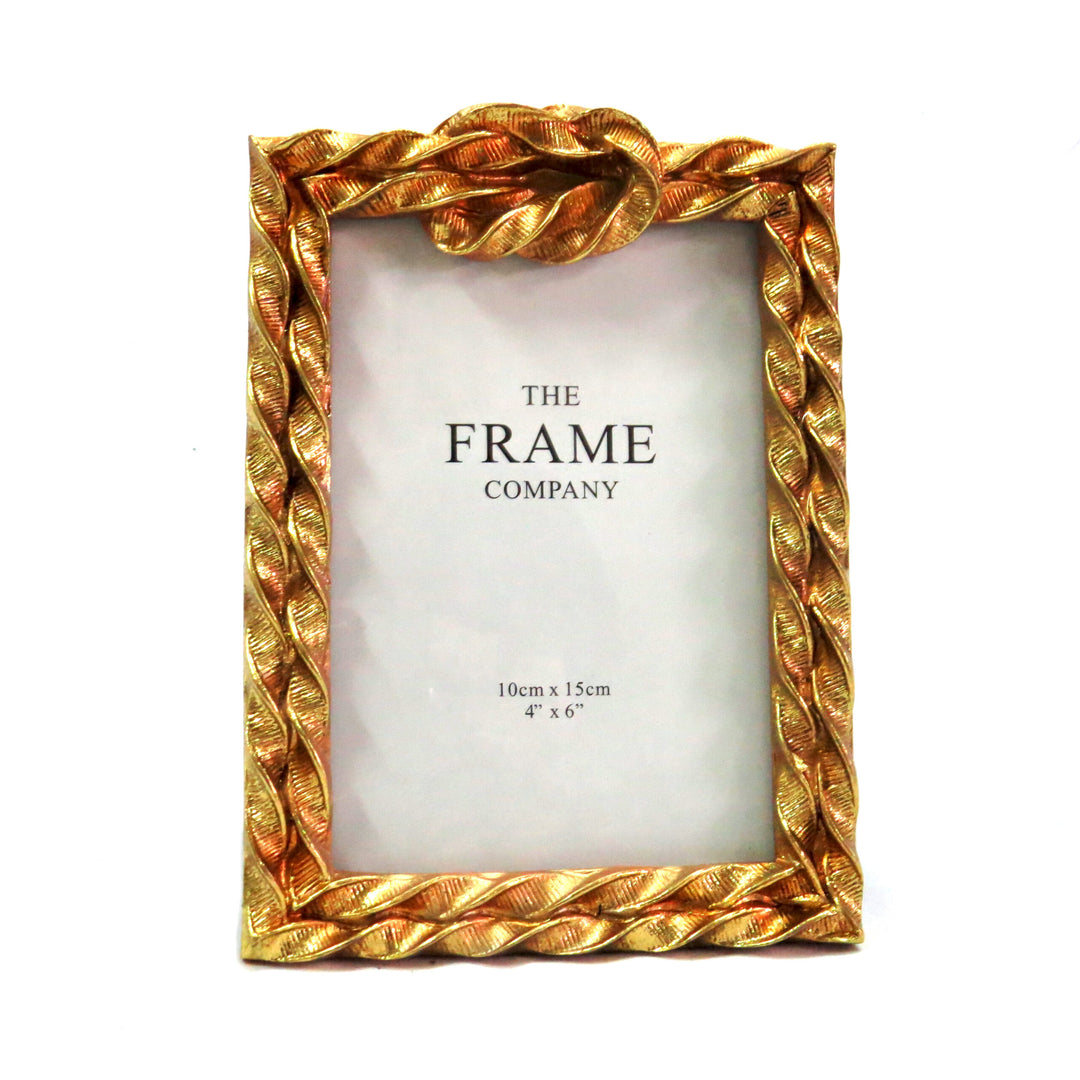 Stagestruck Frame
Elevate your cherished memories with our stunning Stagestruck Frame. This sleek and professional frame is designed to showcase your 4"x6" photos in style, creating a visual masterpiece that will leave a lasting impression.