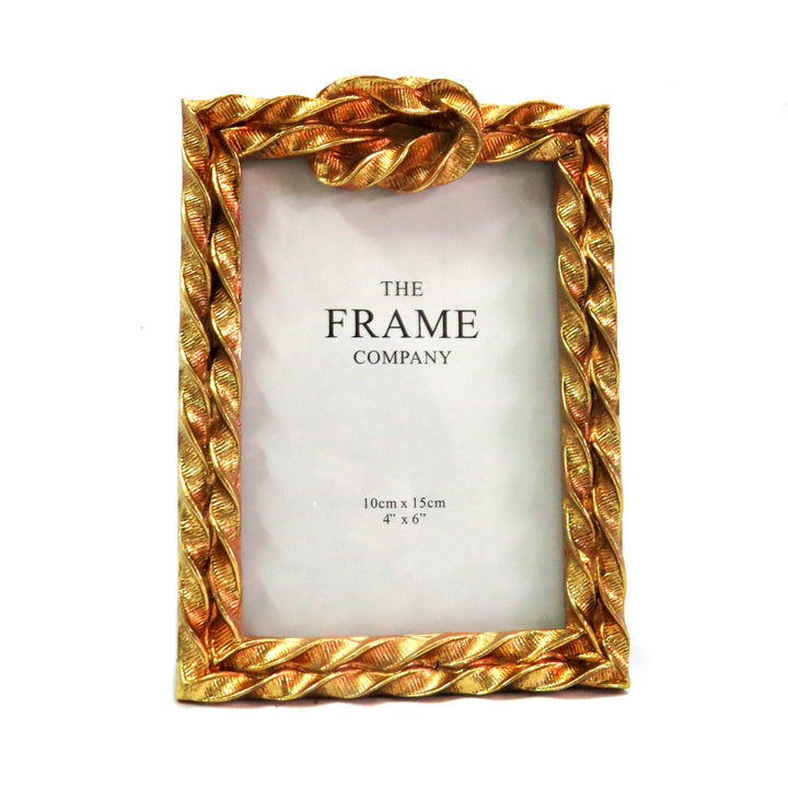 Stagestruck Frame
Elevate your cherished memories with our stunning Stagestruck Frame. This sleek and professional frame is designed to showcase your 4"x6" photos in style, creating a visual masterpiece that will leave a lasting impression.