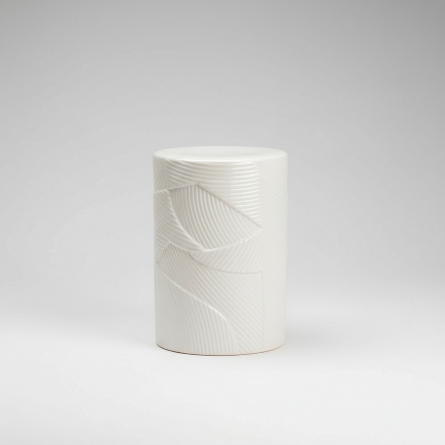 Footstool – Ceramic with Lines Shiny White (34 X 34 X 48 CM)
Add a pop of colour to your space with this vibrant Ceramic Footstool in Shiny White. Its compact design (34X34X48CM) makes it perfect for small spaces, serving as a footstool, side table, or additional seating. Unique Boys