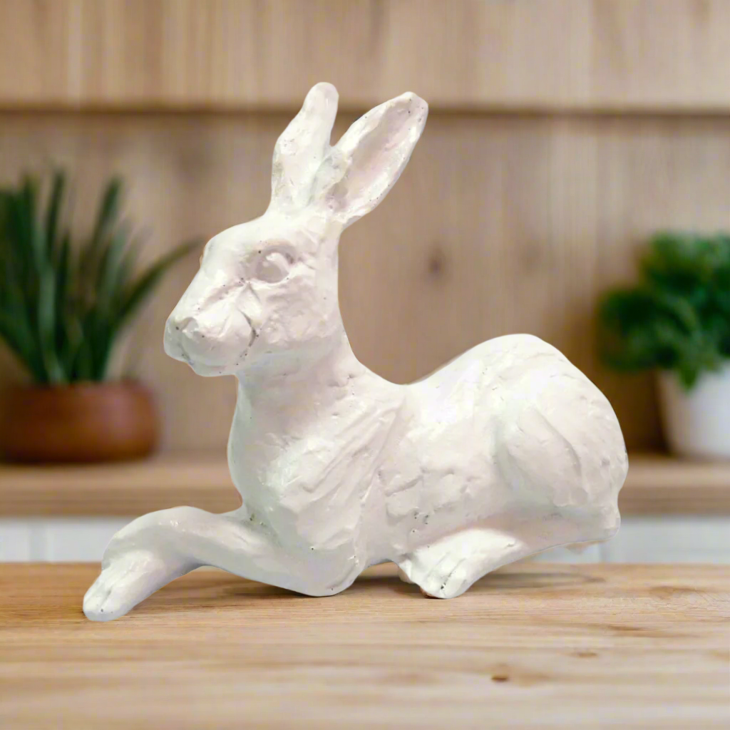 Harebella White - Elegant Decor
Meet Harebella White, a stunning decorative hare that exudes elegance and sophistication. With its compact size of 17cm x 22cm, it's perfect for display or gifting, adding a touch of refinement to any space