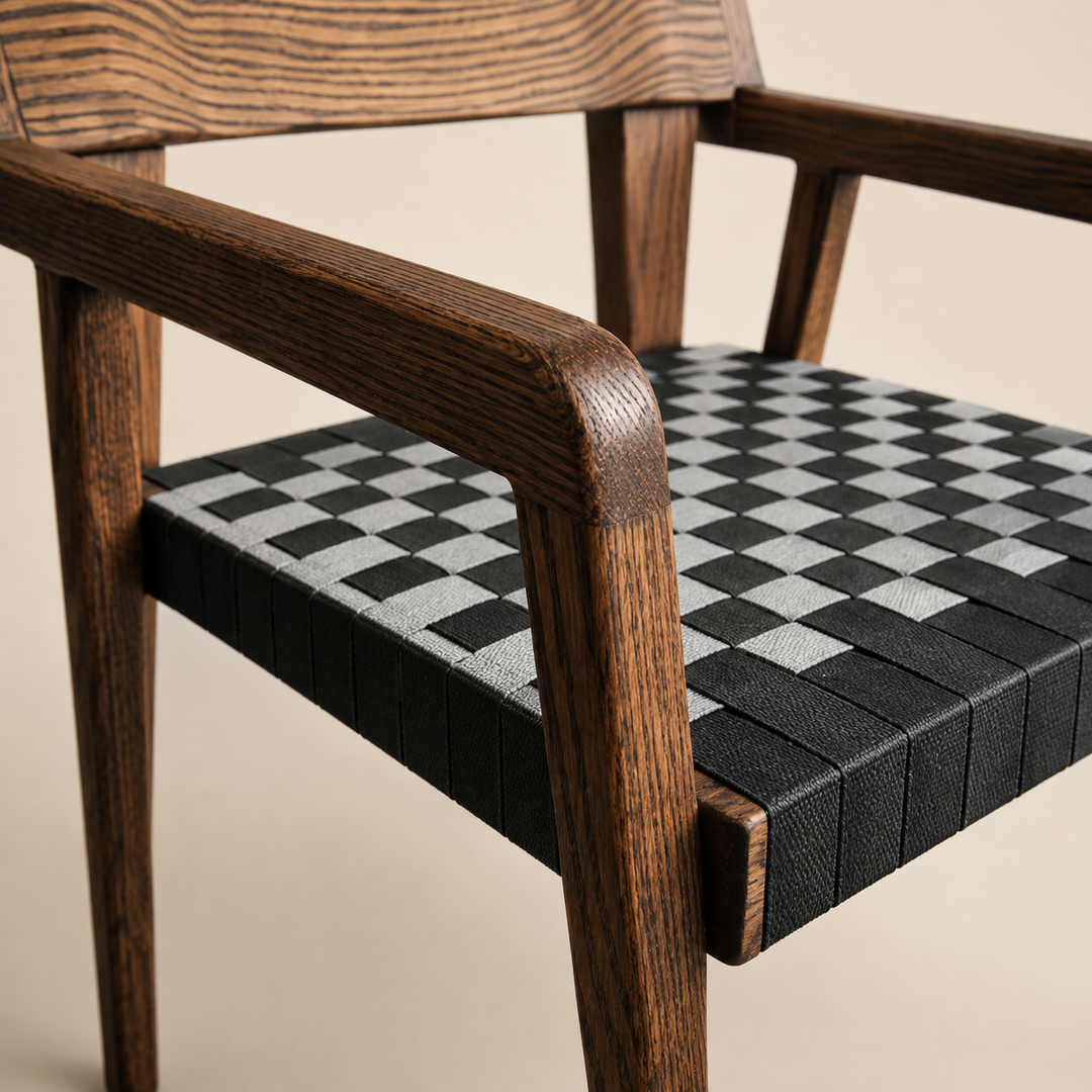 Ronaldo chair With UV Straps in Red Oak