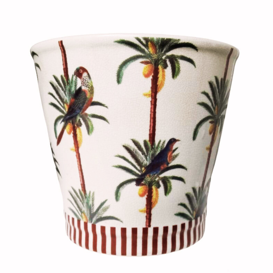 Introducing the Enchanting Island Style Pot 17x16cm
Elevate your home decor with the timeless and exquisite Island Style Pot 17x16cm, expertly crafted from high-quality porcelain. This stunning piece boasts a unique, hand-painted art design that will add a touch of beauty and elegance to any living space. Unique Boys.