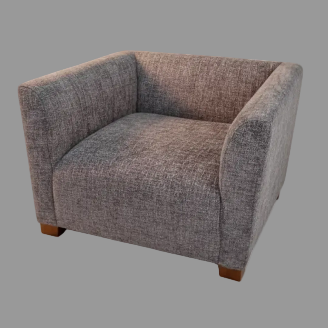 King John Occasional Chair
Custom Design Leather Chair
Experience luxury with our custom design Occasional chair, upholstered in premium full grain leather. This chair exudes elegance and sophistication www.uniqueboys.co.za.