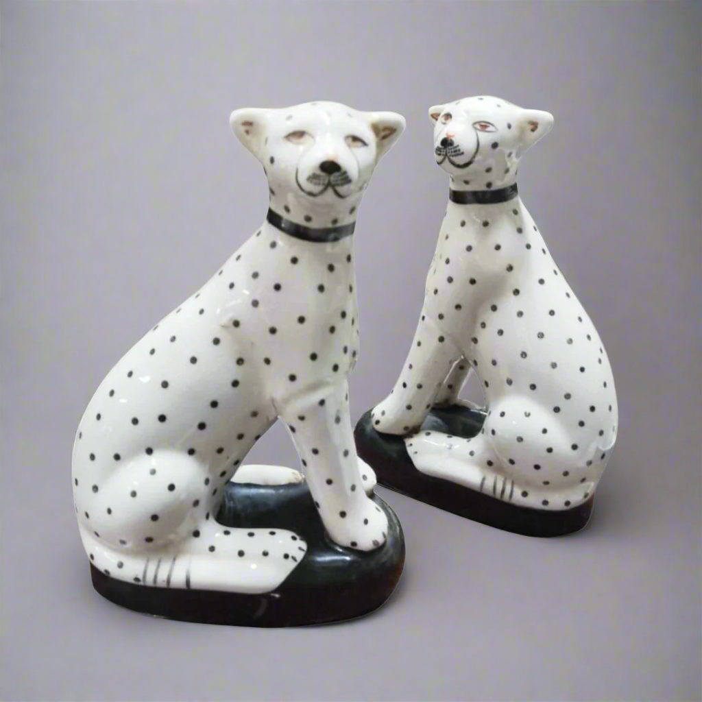 Wild Elegance: Leopard Decor Piece
Add a touch of the wild to your home with our stylish Leopard Decor Piece, measuring 16.5x11cm. This charming piece brings a sophisticated flair to your decor, perfect for any room. Unique Boys.