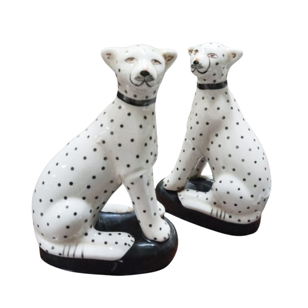 Wild Elegance: Leopard Decor Piece
Add a touch of the wild to your home with our stylish Leopard Decor Piece, measuring 16.5x11cm. This charming piece brings a sophisticated flair to your decor, perfect for any room. Unique Boys.