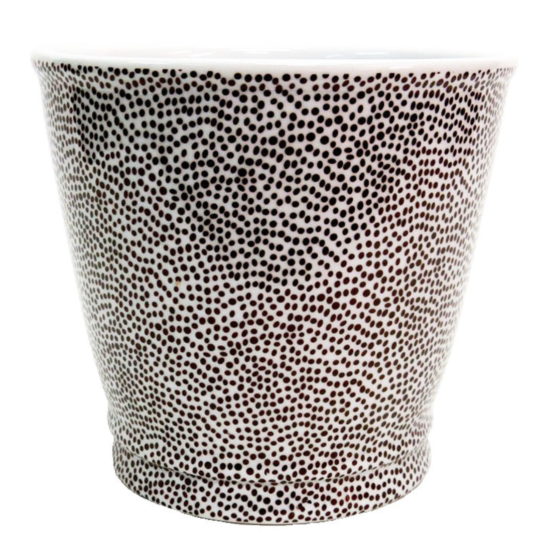 Introducing the Enchanting Mala Planter 23x22CM
Elevate your home decor with the timeless and exquisite Mala Planter 23x22cm, expertly crafted from high-quality porcelain. This stunning piece boasts a unique, hand-painted art design that will add a touch of beauty and elegance to any living space. Unique Boys.