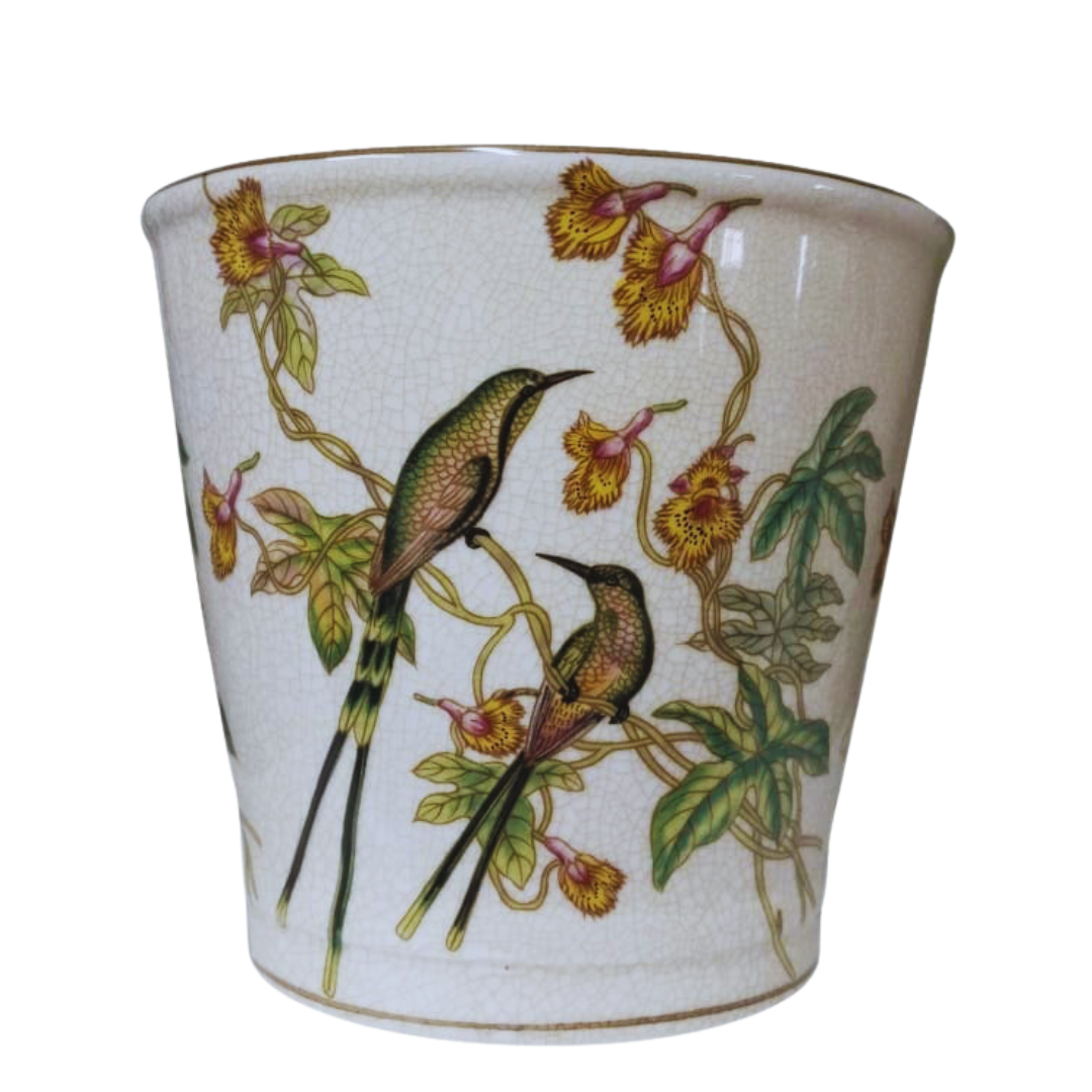 Introducing the Enchanting Meet-Cute Pot 17x16CM
Elevate your home decor with the timeless and exquisite Meet-cute pot 17x16cm, expertly crafted from high-quality porcelain. This stunning piece boasts a unique, hand-painted art design that will add a touch of beauty and elegance to any living space.
