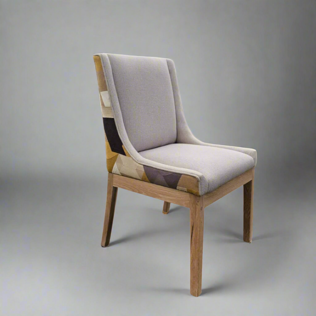 Nasira Chair Oak monocoat cotton white
Nasira Chair: Timeless Elegance and Durability
Experience the perfect blend of style and functionality with our expertly crafted Nasira Chair. Made from high-quality solid oak and finished with a durable Rubio Monocoat sealant, this chair is designed to bring beauty and longevity to your home.