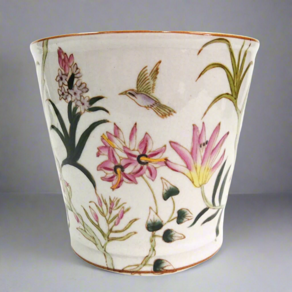 Introducing the Enchanting Needlepoint Pot 17x16CM
Elevate your home decor with the timeless and exquisite Needlepoint Pot 17x16cm, expertly crafted from high-quality porcelain. This stunning piece boasts a unique, hand-painted art design that will add a touch of beauty and elegance to any living space. Unique Boys.