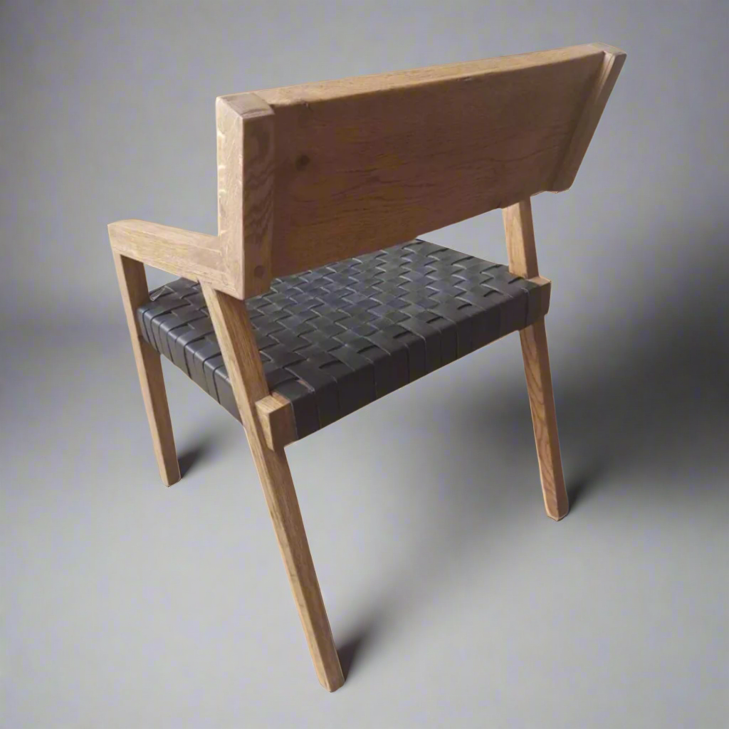 Oak Ronaldo Chair with Leather Straps: Comfort and Style Combined
Experience the perfect blend of comfort and style with the Oak Ronaldo chair, featuring full grain leather straps in your choice of brown or black. Expertly crafted from durable wood oak, this chair is designed to provide a luxurious seating experience.