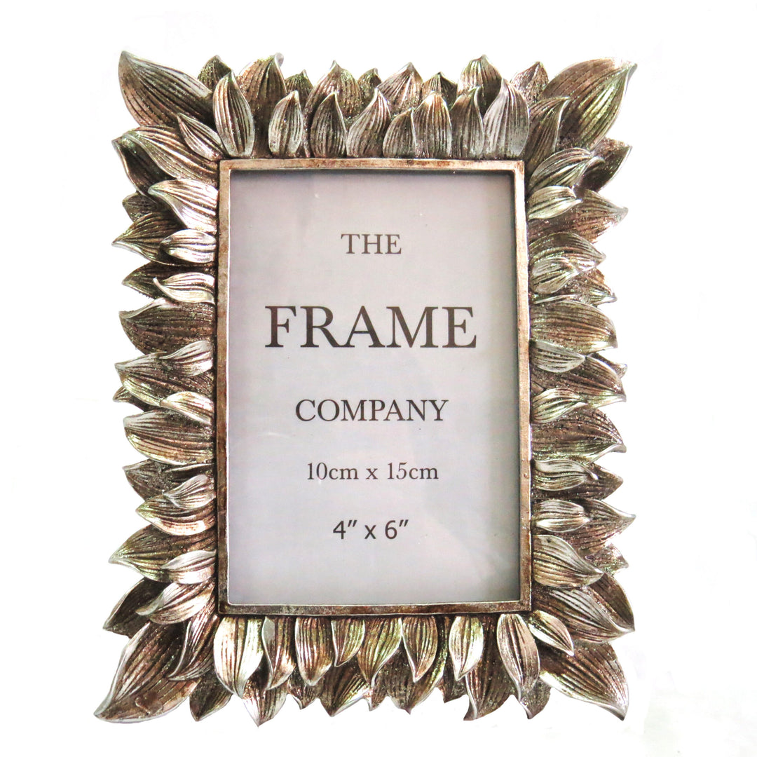 Product Details: Petals Frame
Description: A beautiful and elegant frame to showcase your cherished memories.
Material: Silver
Size:
Frame: 18cm x 22.2cm
Photo opening: 10cm x 15cm (4" x 6")
Features:
Sleek and lightweight design
Polished silver finish
Secure display
Weight: 540g
Uses:
Displaying cherished memories and photos
Adding a touch of elegance to any room
Store: Unique Boys, offering trendy decor that stays forever in style.
Delivery: 5 to 7 working days.