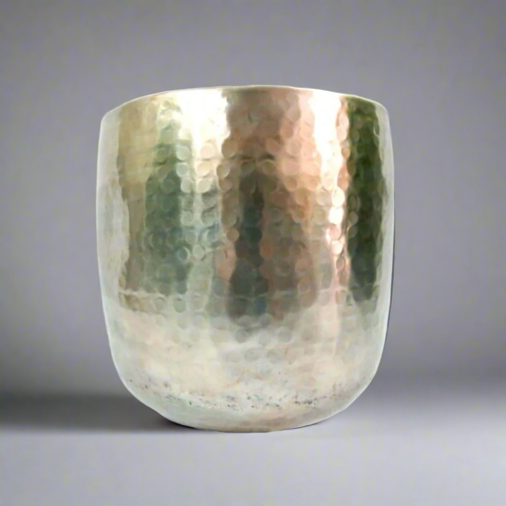 Peregrine Pot 31.5x36x14.5
Take your gardening to the next level with the expertly crafted Peregrine Pot!
Key Features:
Optimal Plant Growth: Designed to provide the ideal environment for your plants to thrive
High-Quality Construction: Durable and long-lasting materials ensure years of use
Thoughtful Dimensions: 31.5cm (diameter) x 36cm (height) x 14.5cm (base diameter)
Uses:
Indoor Plants: Perfect for growing herbs, succulents, or flowers indoors
Outdoor Gardening: Great for patio plants, shrubs, or small