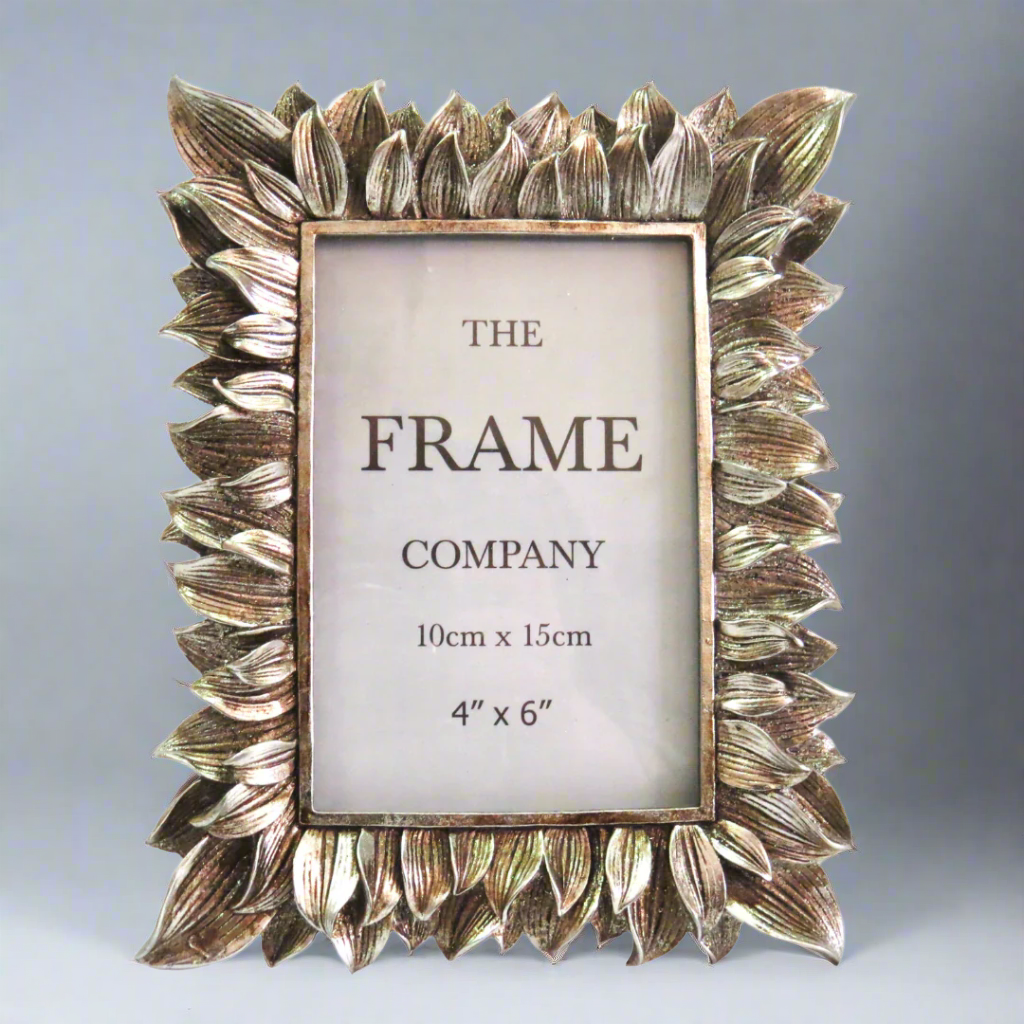 Product Details: Petals Frame
Description: A beautiful and elegant frame to showcase your cherished memories.
Material: Silver
Size:
Frame: 18cm x 22.2cm
Photo opening: 10cm x 15cm (4" x 6")
Features:
Sleek and lightweight design
Polished silver finish
Secure display
Weight: 540g
Uses:
Displaying cherished memories and photos
Adding a touch of elegance to any room
Store: Unique Boys, offering trendy decor that stays forever in style.
Delivery: 5 to 7 working days.