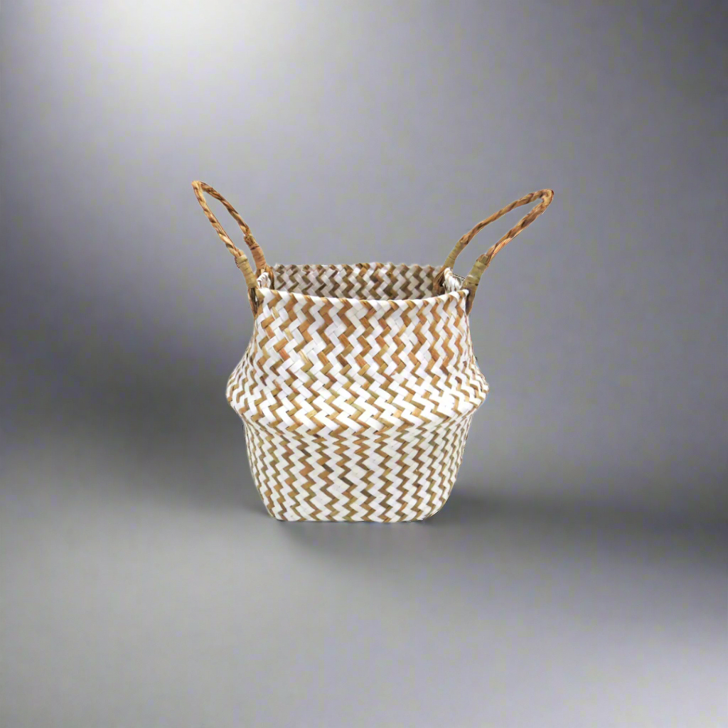 Product Details: Piccolo Basket
Description: A beautifully crafted basket made from chevron weave in stunning white and natural colors, perfect for storing everyday items.
Material: Chevron weave
Size: 18cm x 23cm x 20cm
Features:
Exquisite twist handle
Long-lasting quality
Stylish finish
Uses:
Storing croissants, rolls, and eggs
Holding everyday items
Adding a touch of style to your kitchen or dining area
Store: Unique Boys, offering trendy decor that stays forever in style.
Delivery: 5 to 7 working days.