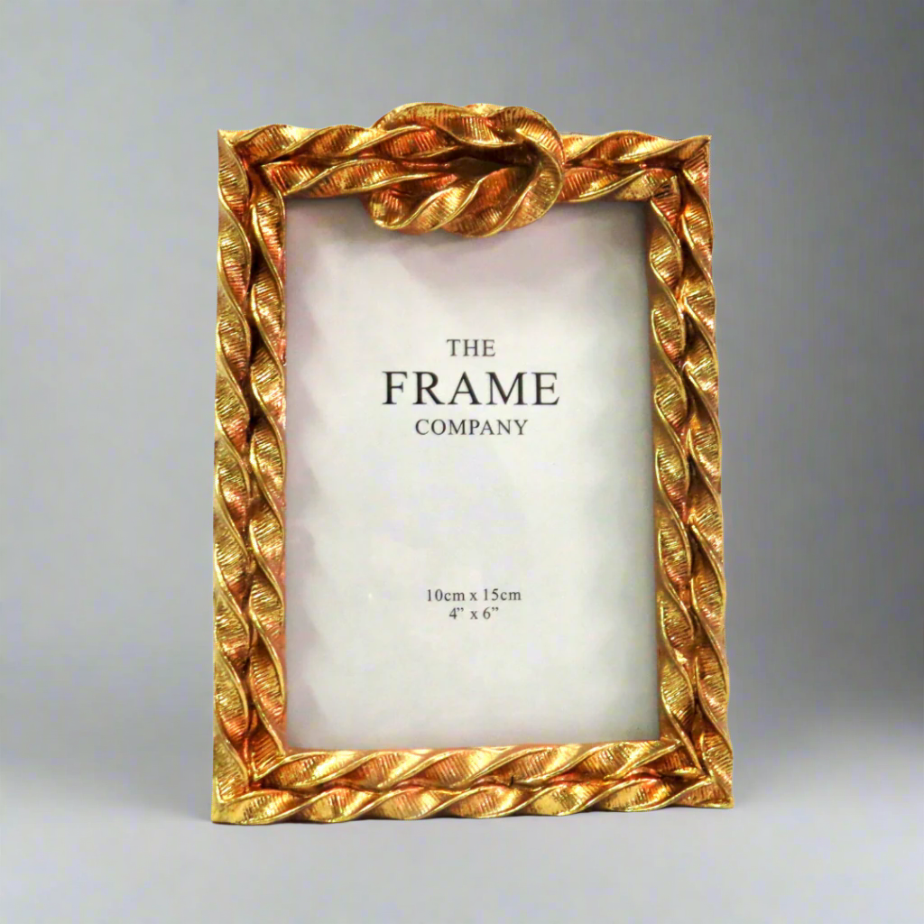 Stagestruck Frame
Elevate your cherished memories with our stunning Stagestruck Frame. This sleek and professional frame is designed to showcase your 4"x6" photos in style, creating a visual masterpiece that will leave a lasting impression.