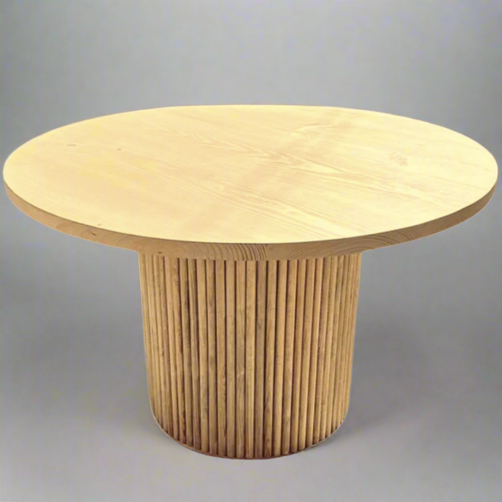 Stratford Oak Round Table: Timeless Elegance
Elevate your dining experience with our exquisite Stratford Oak Round Table, crafted from premium Solid Oak. Perfect for creating lasting memories with loved ones, this table seamlessly blends sophistication and modern style.Unique Boys.