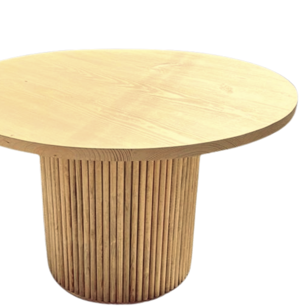 Stratford Oak Round Table: Timeless Elegance
Elevate your dining experience with our exquisite Stratford Oak Round Table, crafted from premium Solid Oak. Perfect for creating lasting memories with loved ones, this table seamlessly blends sophistication and modern style.Unique Boys.