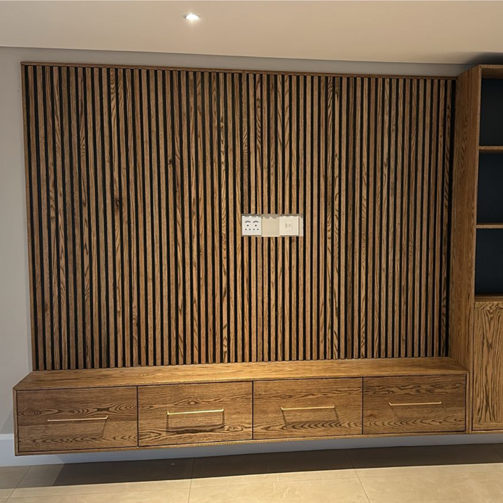 Floating Oak TV Wall/Plasma Unit.