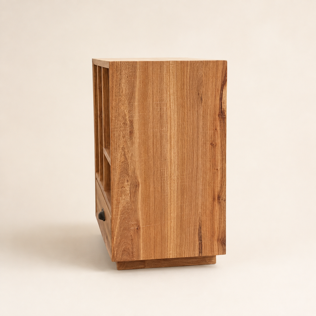 Boston Kiaat Pedestal — side profile