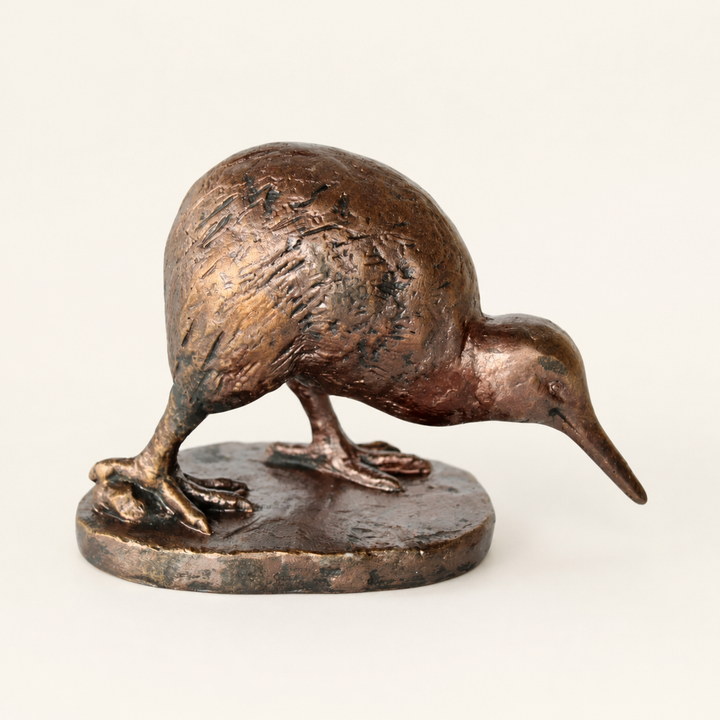 Bronze kiwi on stand - catalogue