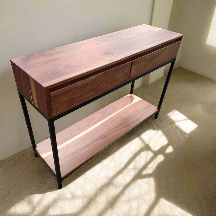 Leoni Server
Elevate your dining or entrance area with the exquisite Leoni Server, expertly crafted from high-quality Kiaat wood.
Product Features:
Handcrafted from durable Kiaat wood
Customizable size options to fit your space
Choice of sealant finishes, including matt
Perfect for dining or entrance areas