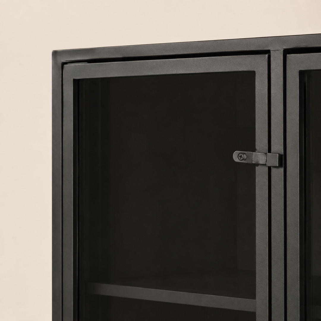Metal Modern design server — craftsmanship detail