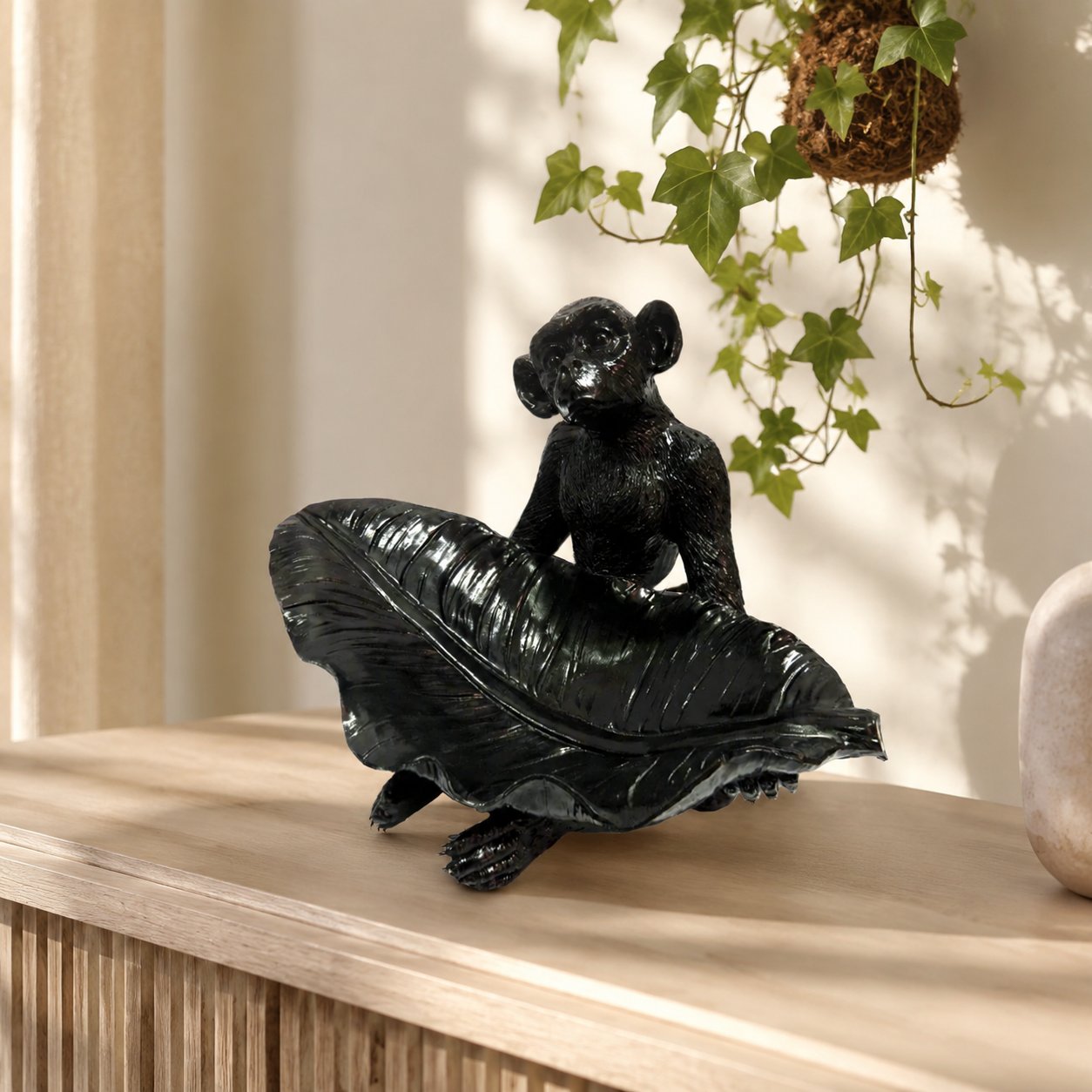 Monkey Ebony lifestyle view