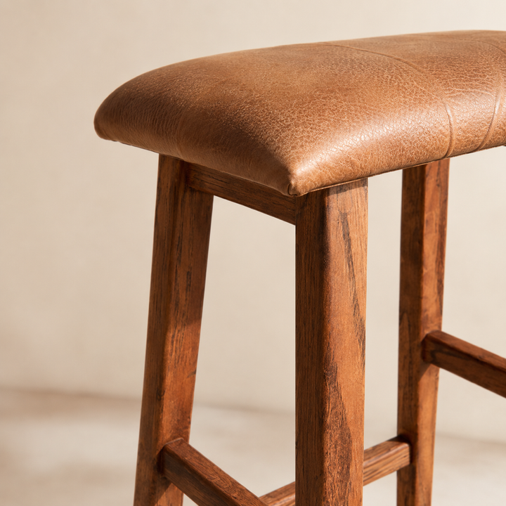Nashville  Red Oak Bar Stool With Leather Seating - craftsmanship detail