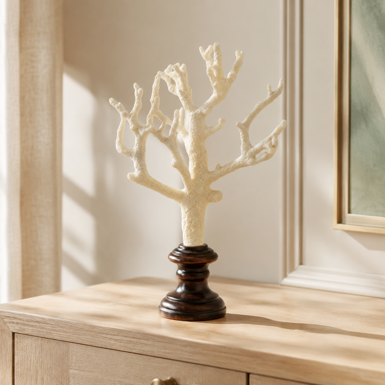 NATURAL CORAL ON STAND 36X21CM lifestyle view