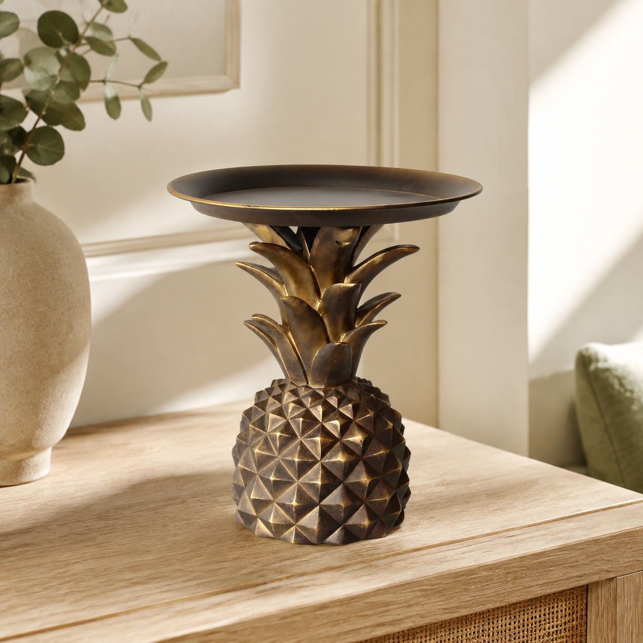 PINEAPPLE WITH TRAY 30X26CM lifestyle view