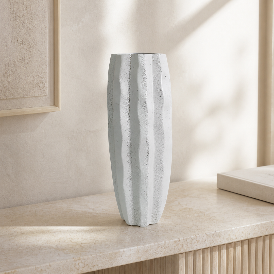 Saga vase - luxury lifestyle