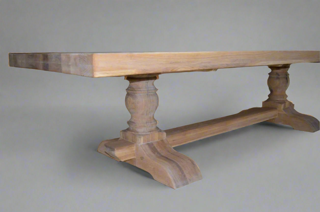 Oak Classic Centre Turned Leg Table