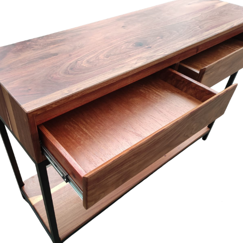 Leoni Server
Elevate your dining or entrance area with the exquisite Leoni Server, expertly crafted from high-quality Kiaat wood.
Product Features:
Handcrafted from durable Kiaat wood
Customizable size options to fit your space
Choice of sealant finishes, including matt
Perfect for dining or entrance areas