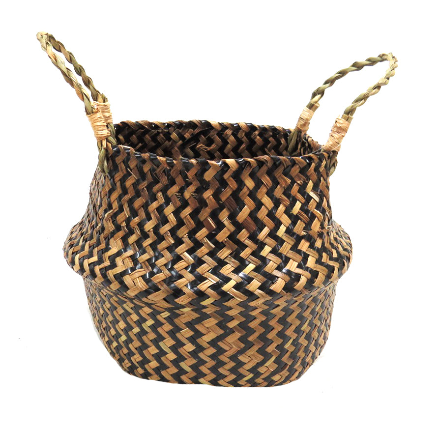 Fia Basket Planter
Add a touch of effortless style to your home with the stunning Fia basket planter. This eye-catching, chevron-woven design beautifully combines black and natural hues, creating a unique and sophisticated look. Crafted with high-quality materials and featuring twisted handles, this planter is both durable and beautiful.
Details
Size: 22cm width x 28cm length x 24cm height
Material: High-quality materials for a sturdy construction