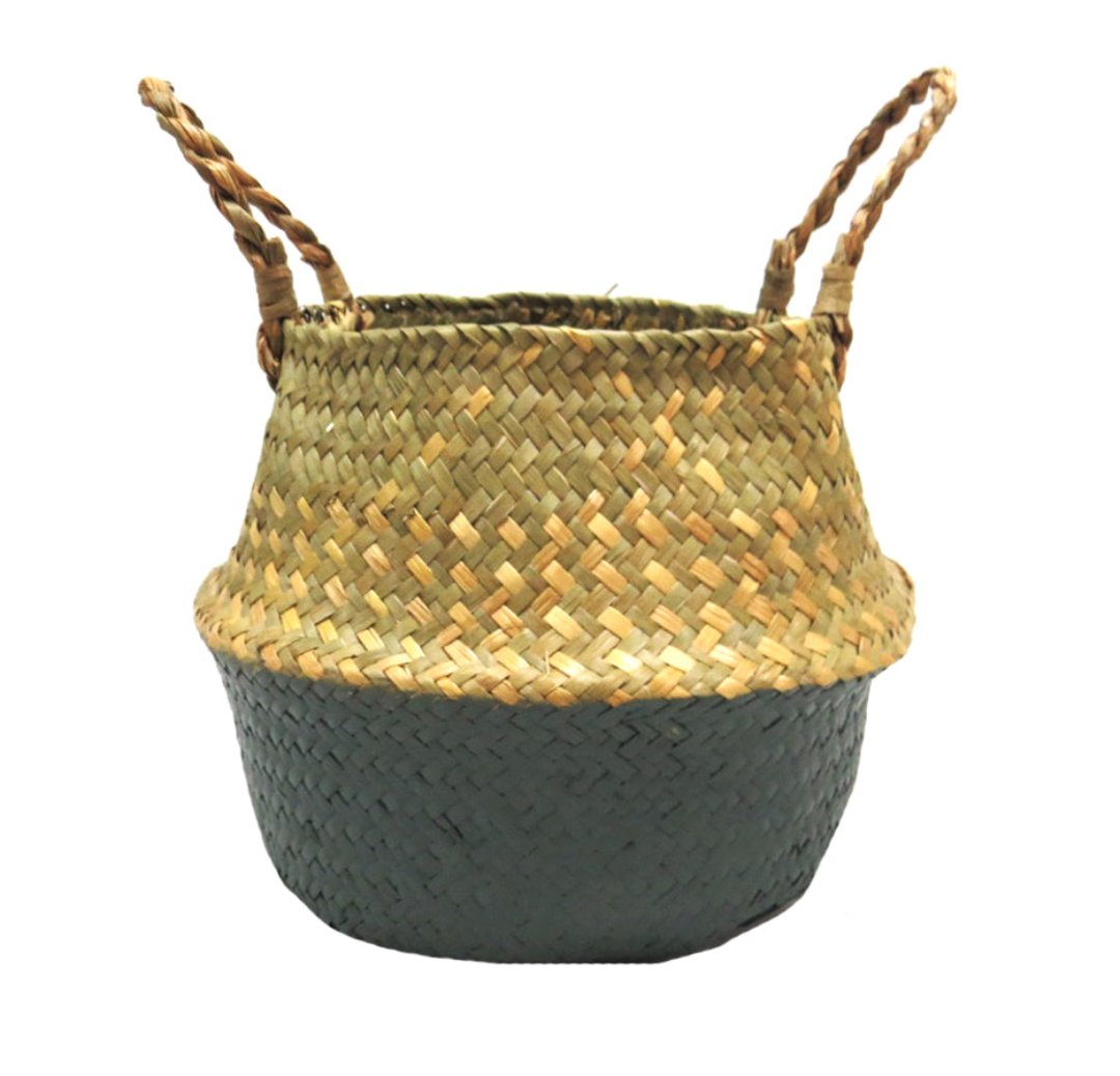 Getti Basket - Natural Elegance
Add a touch of African charm to your home with the stunning Getti Basket. Handwoven from natural seagrass and painted green, this beautiful basket is a true showstopper.