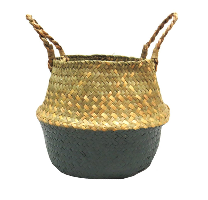 Getti Basket - Natural Elegance
Add a touch of African charm to your home with the stunning Getti Basket. Handwoven from natural seagrass and painted green, this beautiful basket is a true showstopper.