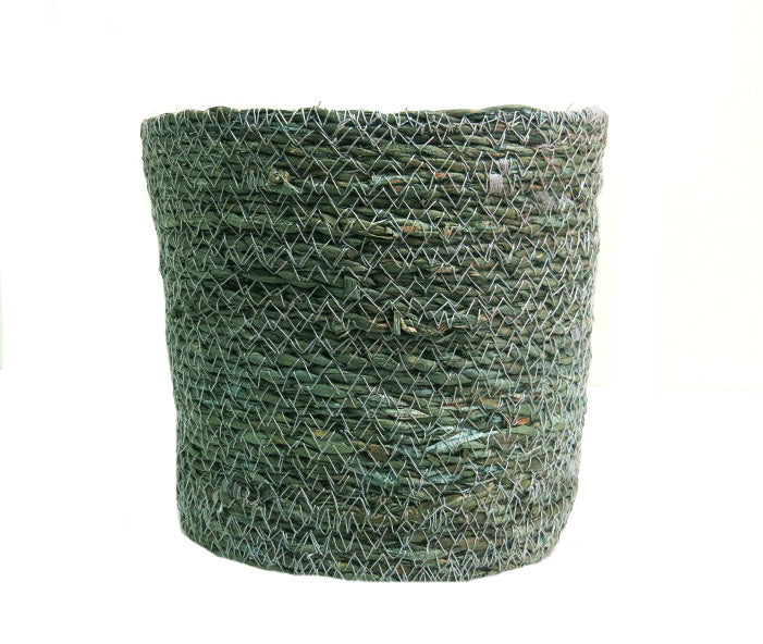 Liberon Basket: Natural Elegance for Your Home
Add a touch of organic charm to your space with our stunning Liberon Basket. Beautifully woven from natural jute fibers in a soothing misty grey, blue, and green hue, this planter basket is a perfect blend of form and function.
Exquisite Craftsmanship